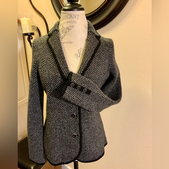 HOST PICK-NWT PURE MERINO WOOL. SOFT & LOVELY. A CLASS ACT❤️ - Picture 3 of 7